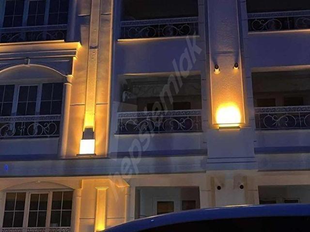 MEREKEZİ KONUM KULLANIŞLI GENİŞ 2+1 SIĞINAKLI BİNA