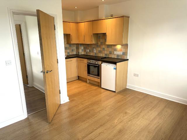 Merewood Avenue, Oxford OX3, 1 bed flat to rent, £1,400 pcm | PrimeLocation