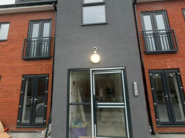 Mereton House, Crowther Street. 2 bed apartment to rent £1,100 pcm £254 pw