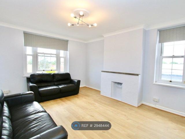 Meretune Court, Morden SM4, 3 bed flat to rent, £2,100 pcm | PrimeLocation