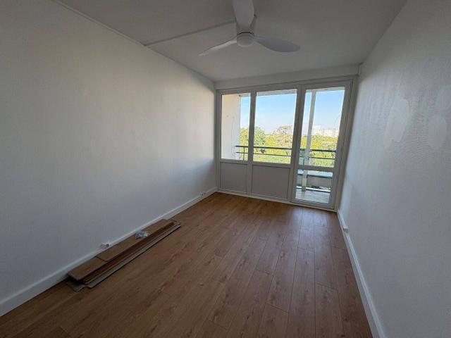 MERIGNAC CAPEYRON 4 pièce s 77 m2