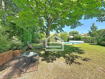 Merignac Les Eyquems Maison de famille avec piscine 218m² Mérignac