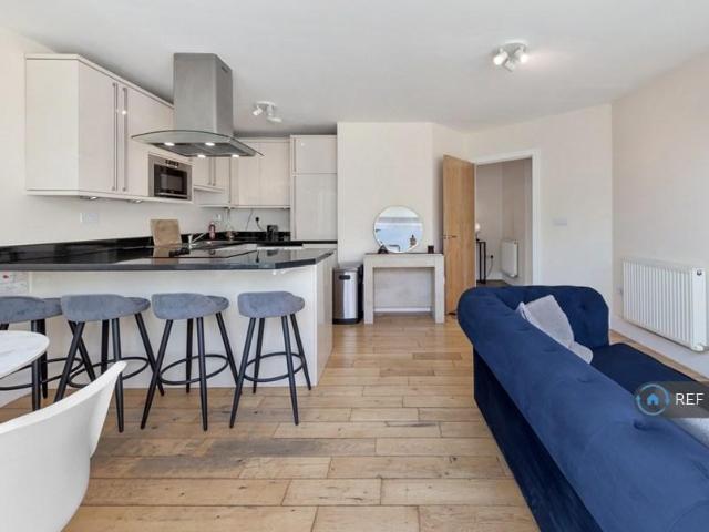 Meridian Court, London, SE15 1 bed flat to rent £1,850 pcm £427 pw