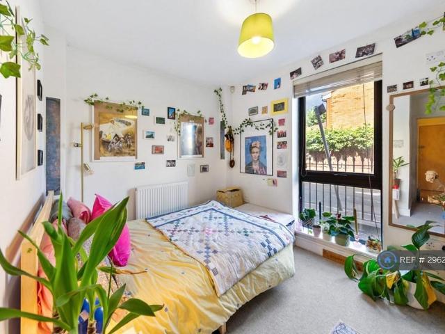 Meridian Court, London, SE15 2 bed flat to rent £2,000 pcm £462 pw