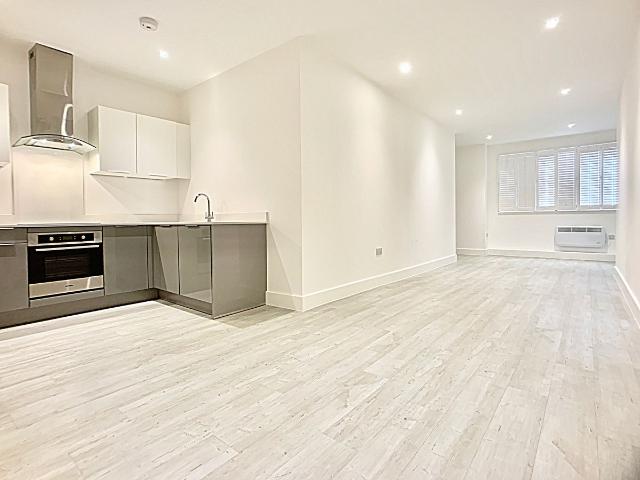 Meridian House, Bedford MK42, 2 bed flat to rent, £1,250 pcm | PrimeLocation