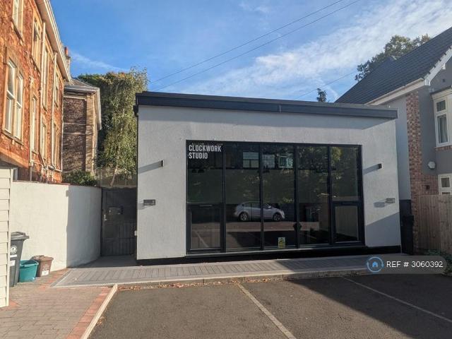 Meridian Road, Bristol, BS6 3 bed semi detached house to rent £2,200 pcm £508 pw