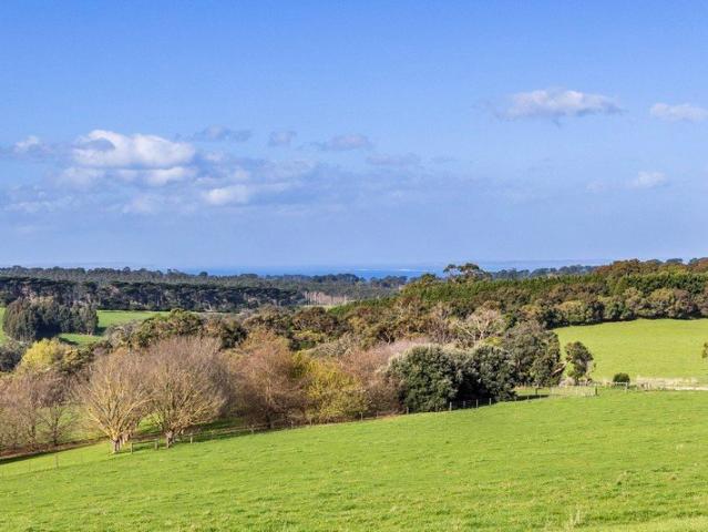 'Merimendie Estate' extraordinary Estate with breathtaking views on 52 acres