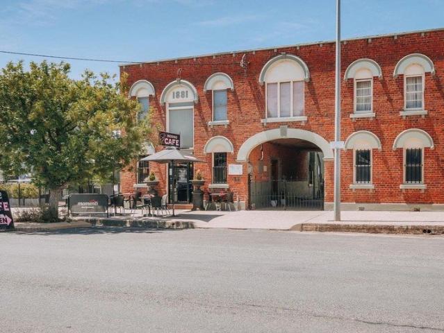 MERINO CAFE & FREEHOLD