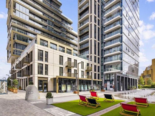 Merino Gardens, London E1W 2 bed flat to rent £5,000 pcm £1,154 pw