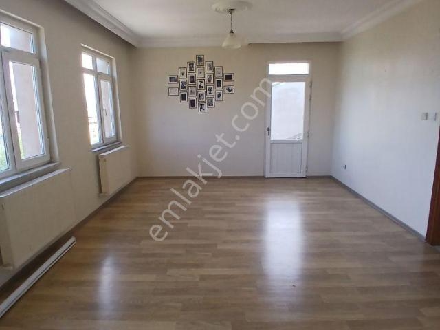 Merkez 18den Örnek Merkezde 3+1=120m2 Ara Kat Daire