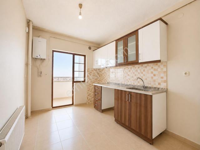Merkez Beydağı Toki'de Kiralık 3+1 Ara Kat Daire