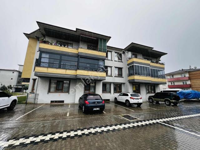 Merkez Gölbucağı Site İçinde Kiralık 3+1 Daire Yüksek Giriş Kat