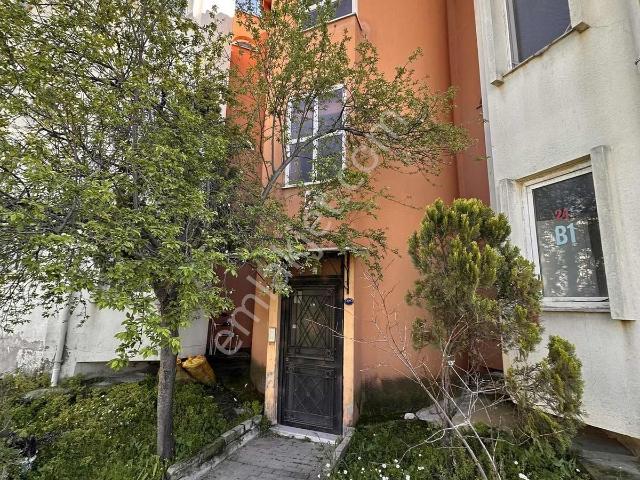 Merkez Gayrimenkulden Bayatlı Sitesinde Eşyalı Kiralık 2+1