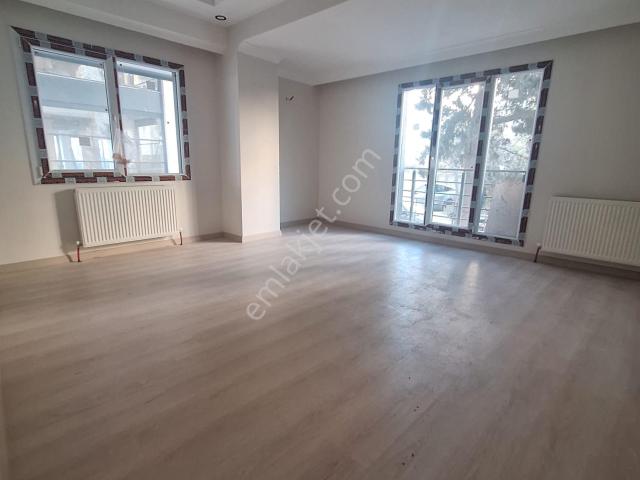 Merkez’de Metrobüse 2 Dakika 3+1 Sıfır 125m2 Kiralık Ara Kat Daire