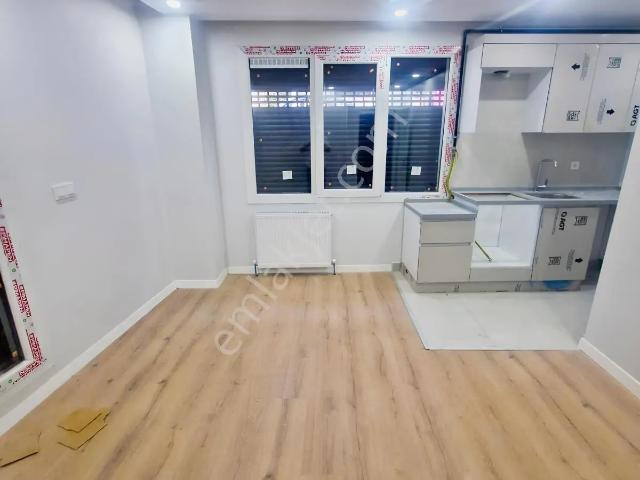 Merkez Emlaktan 1+1 Lüx Tasarımlı Kiralık Daire ! 3+1 De Mevcut!