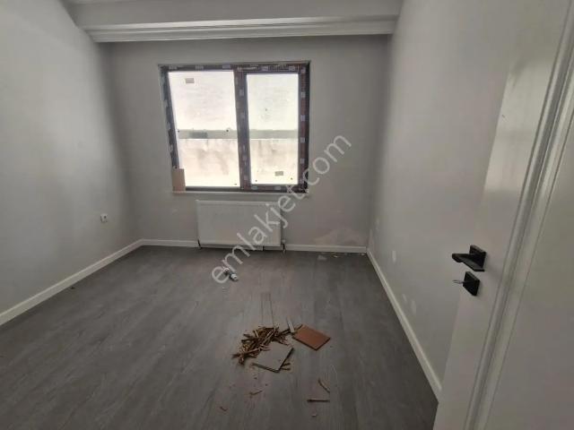 Merkez Emlaktan 2+1 Metrobüse 2 Dk Sıfır Lüx Satılık Daire