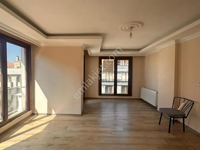 Merkez Emlaktan 3+1 Ebeveyn Banyolu E 5 E Komşu Kiralık Daire