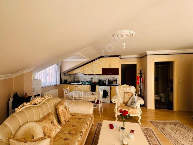 Merkez Emlaktan Cihangirde Yeni Binada Eşyalı Kiralık Daire