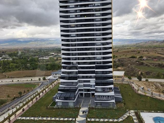MERKEZ EML'TAN Şehrin en seçkim sitesinde SATİLİK 3+1 DAİRE