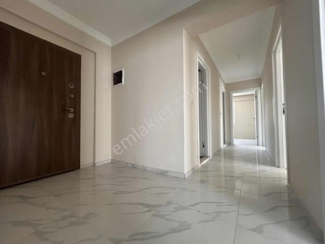 Merkezı Konumda & Dogalgazlı / Ayrı Mutfak Genıs 3+1 Daıre