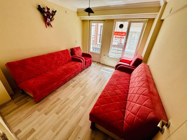 Merkez İsmetpaşa Ptt Karşısı Çift Balkonlu Kiralık 1+1