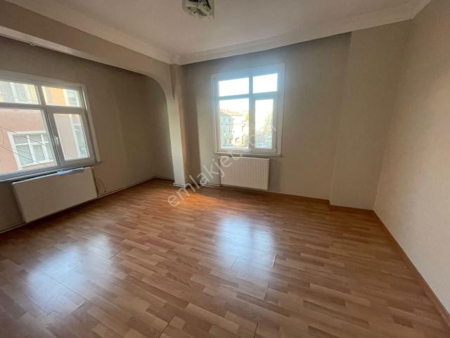 Merkez Petrol Yolunda 2+1 Geniş Kiralık Daire