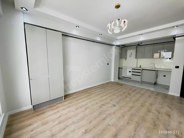 MERKEZ YENİ MAH. VATAN CAD. YAKINI SATILIK 1+1 DAİRE