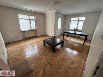Merkez'de 5+2 Sağlam Bina 280 M2 Kiralık Geniş Dublex Daire