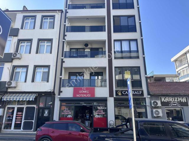 Merkezde 2+1 Kapalı Mutfak Doğalgazlı Asansörlü Lüx Daire