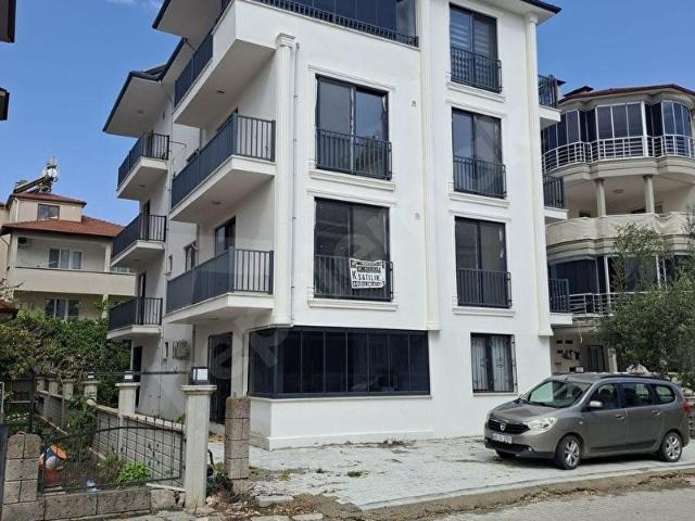 Merkezde 2. Kat 2 Balkonlu Asansörlü 1+1 Daire