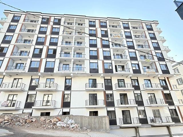 MERKEZDE ACİL SATILIK ARAKAT 1+1 LÜKS DAİRE SİZİ BEKLİYOR