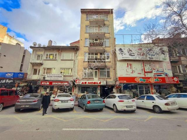 Merkez'de Ambaryolu Üzerinde Merkezi Konumda Asansörlü 3+1 Daire