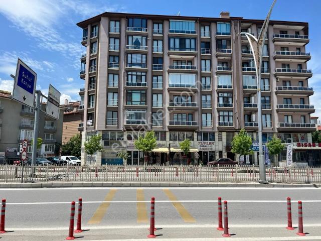 Merkezde Cumhuriyet Mh Önü Kapanmaz Manzaralı Ara Kat Geniş 4+1