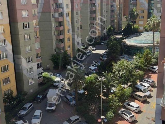 Merkezde Şelale Evlerinde Güvenliki Havuz Manzaralı Lüks Daire