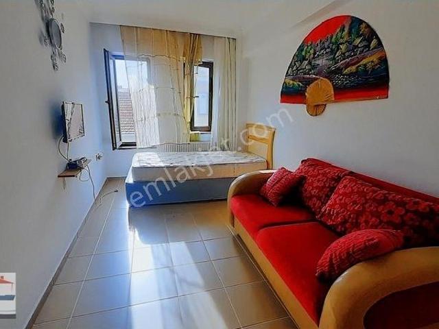Merkezde, Eski Havra Sokak, Atlas Göz Yanı, Eşyalı 1+1 Daire