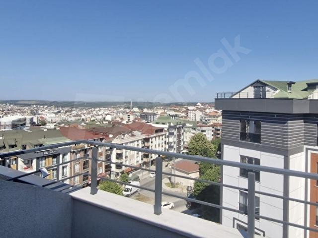 Merkez'de Güvenlikli Otoparklı Site'de Satılık 4+2 Dubleks Daire