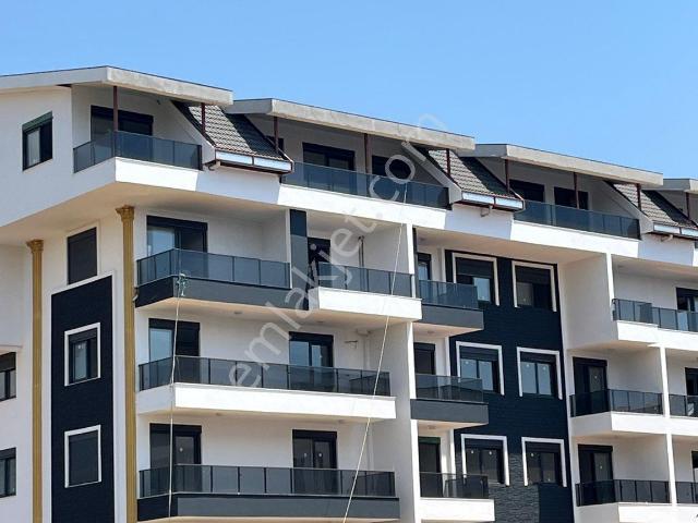 Merkezde Havuzlu 1+1 Satılık Daire Gazipaşa