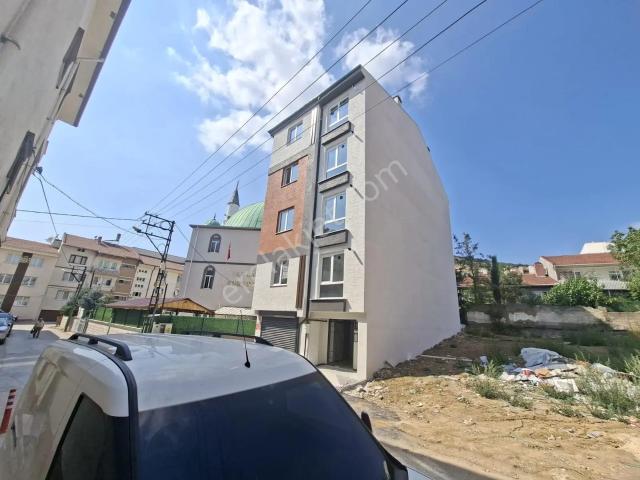 Merkezde, Kapalı Otoparklı Sıfır 1+1