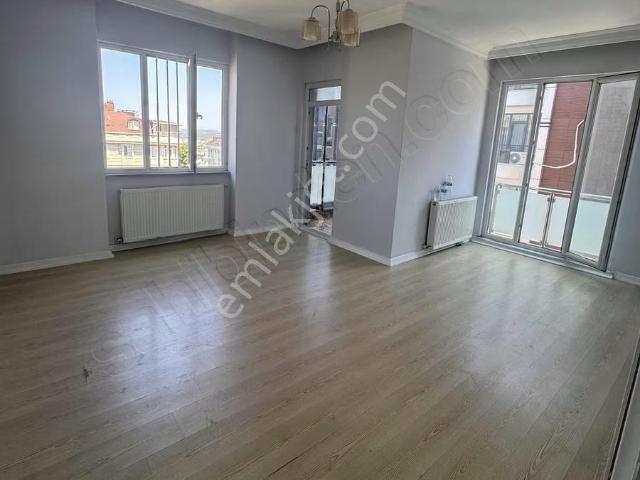 Merkezde Kiralık 2+1 Kullanışlı Güzel Ara Kat Daire