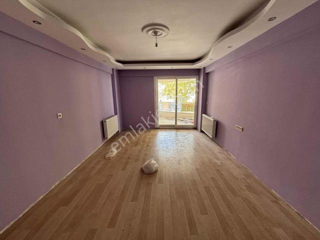Merkezde Kiralık 3+1 Çift Cephe D.gazlı Ebeveyn Banyolu Daire