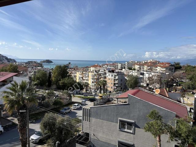 Merkezde Mavi Yaka Sitesinin En Büyüğü 5+2 Satılık Villa