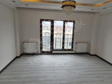 Merkez'de Otopark ve Güvenlikli Site'de Kiralık 2+1 Daireler