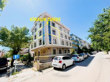 Merkez'de Park Afyon Avm. Yakın Afjetli arakat Eşyalı 1+1