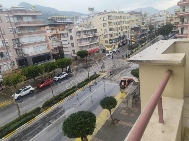 Merkezde Resmî Kurumlara Yürüme Mesafesinde 2+1 Kiralık Daire