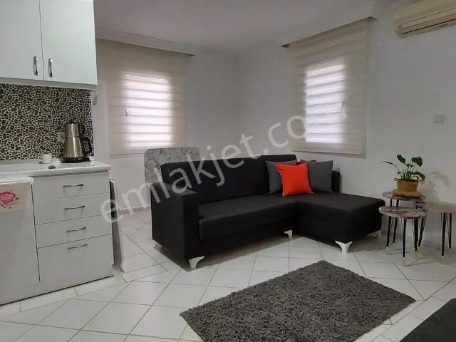 Merkezde Sahile Ve İşletmelere Yakın Bahçe Katı 1+1 Eşyalı Daire