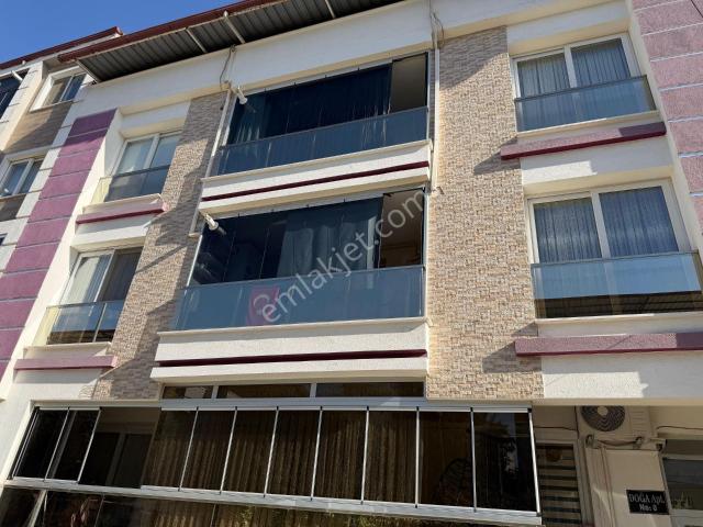 Merkeze Yakın Marketler Bölgesi Satılık 3+1 Dgazlı Geniş Daire