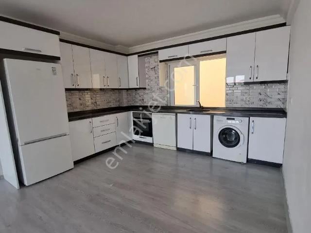 Merkeze Yakın Deniz Manzaralı 3+1 Çati Dubleks Kiralık Daire