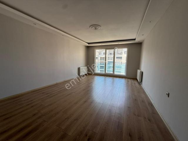 Merkezi Konum Ara Katta Ferah 3+1 Kiralık Daire