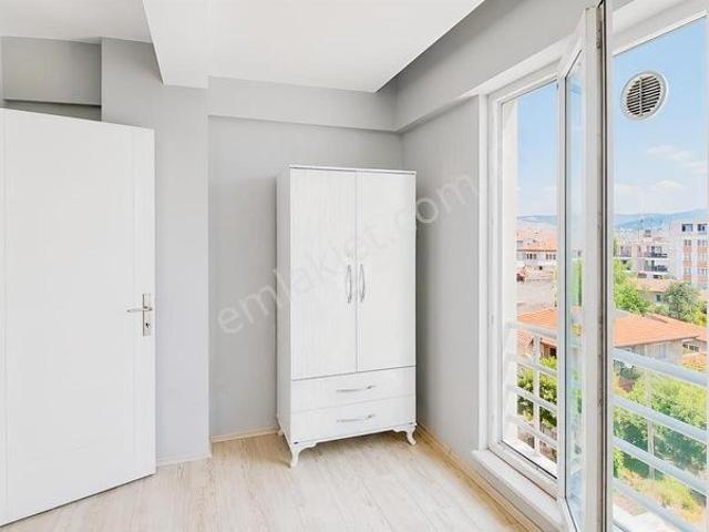 Merkezi Konum Asansörlü Kiralık Eşyalı Apart!