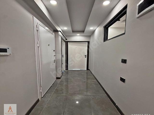 MERKEZİ KONUM BALKONLU LÜKS SIFIR İSKANLI ACİL SATILIK 2+1 DAİRE